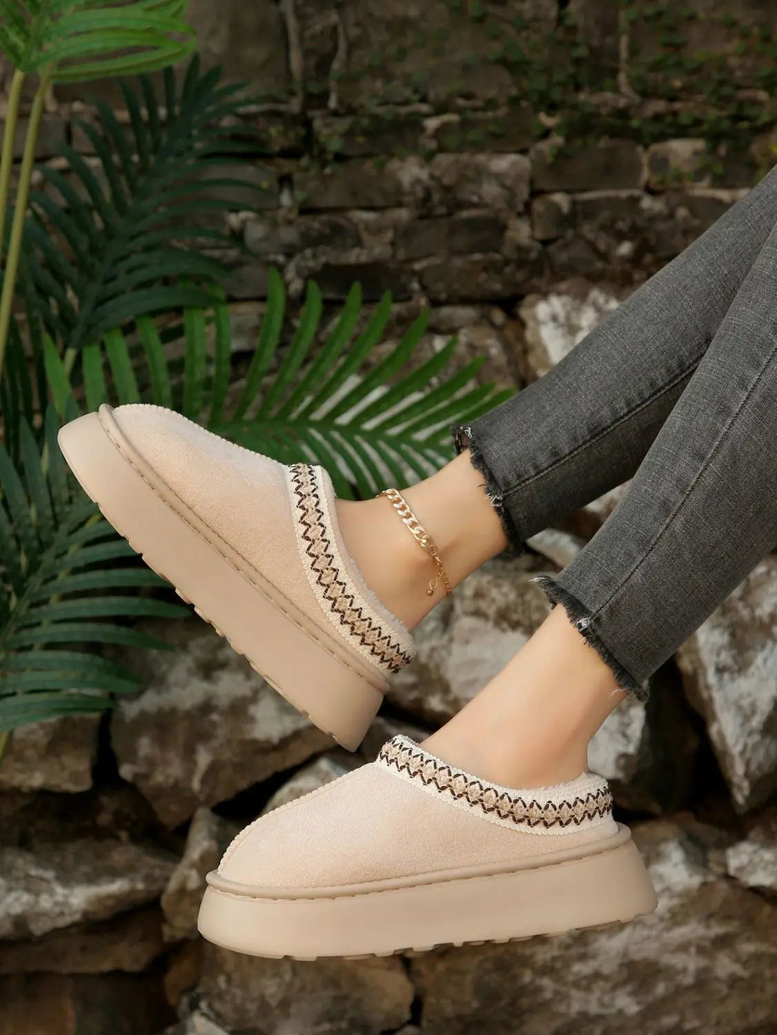 Winter Woman Slippers Plush Interior